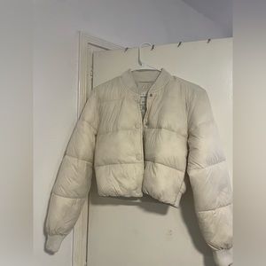 XXS Abercrombie & Fitch crop bomber jacket beige